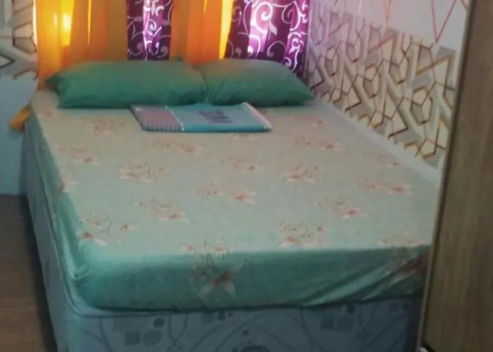 Alabang Staycation By Renz Apartamento